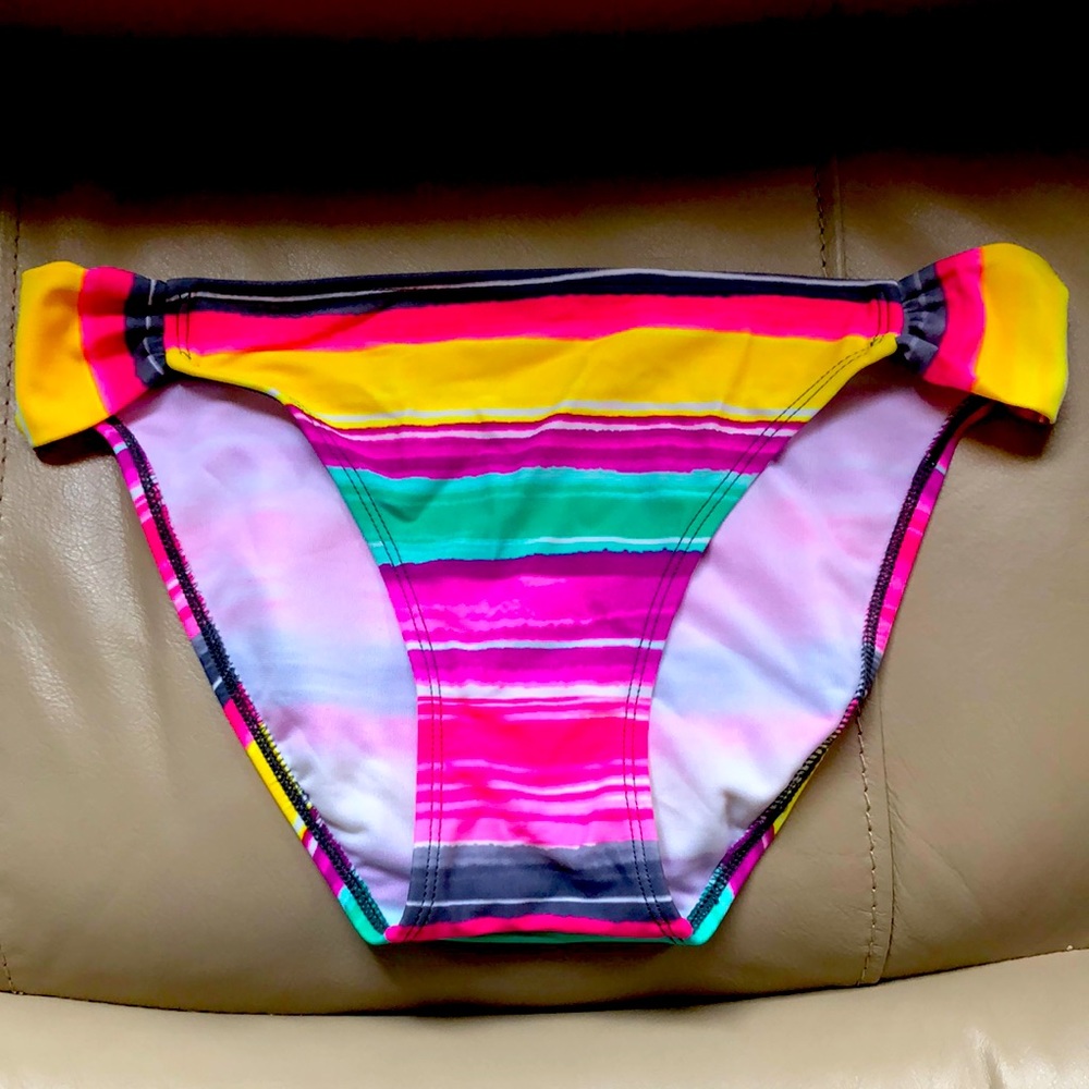 NWOT Multi color bikini bottom